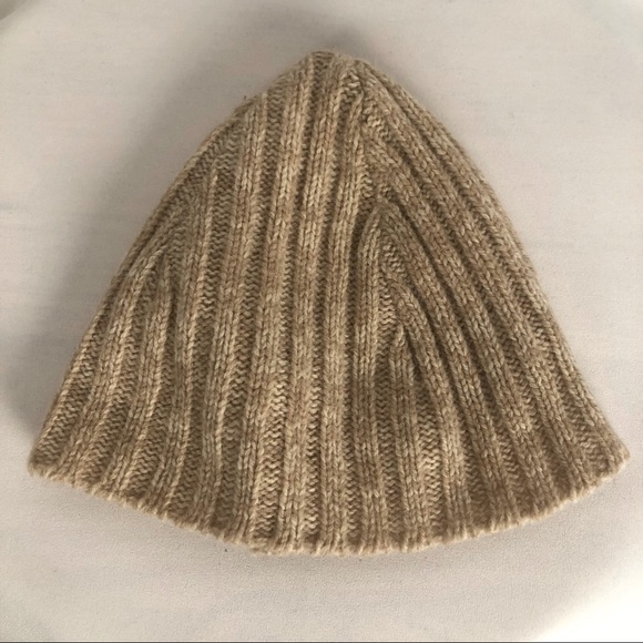 100% wool hat. Excellent condition. Made in Scotland. XS fit, wheat colour. - Picture 1 of 4